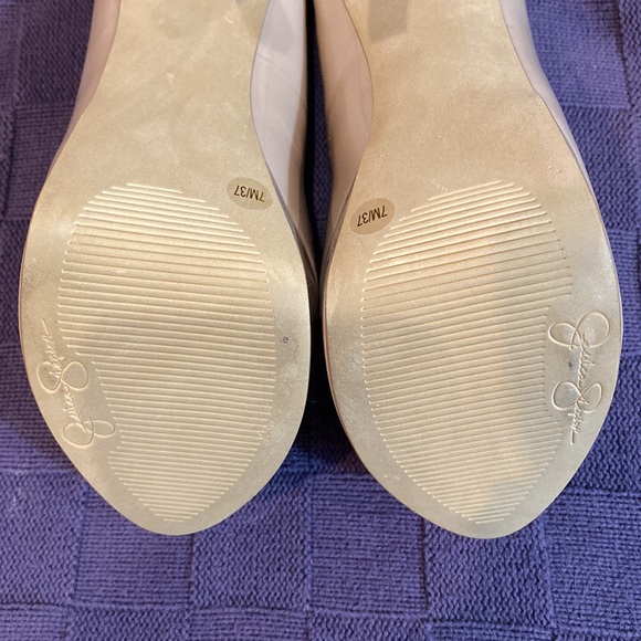 Jessica Simpson Nude Patent pumps - Picture 7 of 8